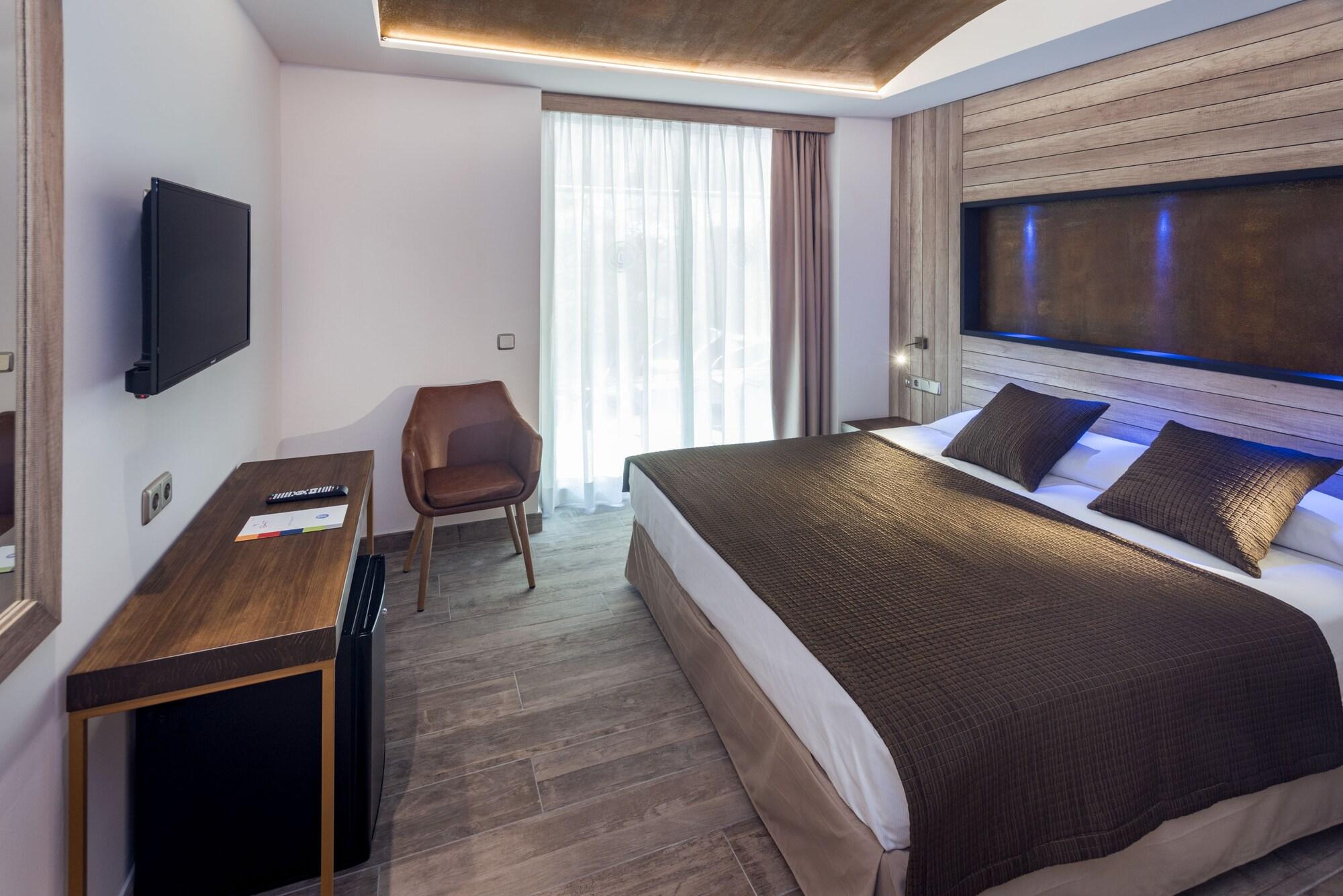 Hotel Ght Neptuno-Tossa & Venus Spa Tossa de Mar Bagian luar foto